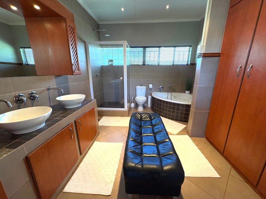 4 Bedroom Property for Sale in St Helena Free State